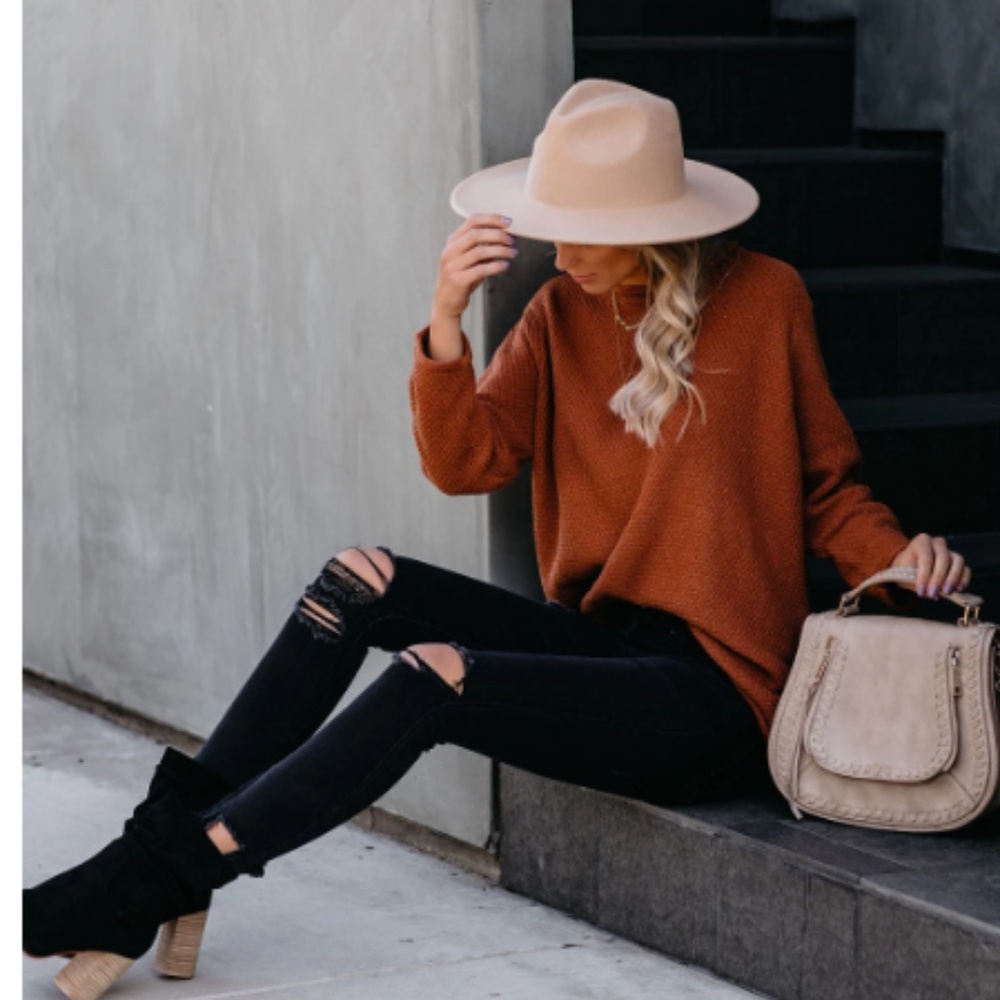 ARJUN Knit Crewneck Sweater